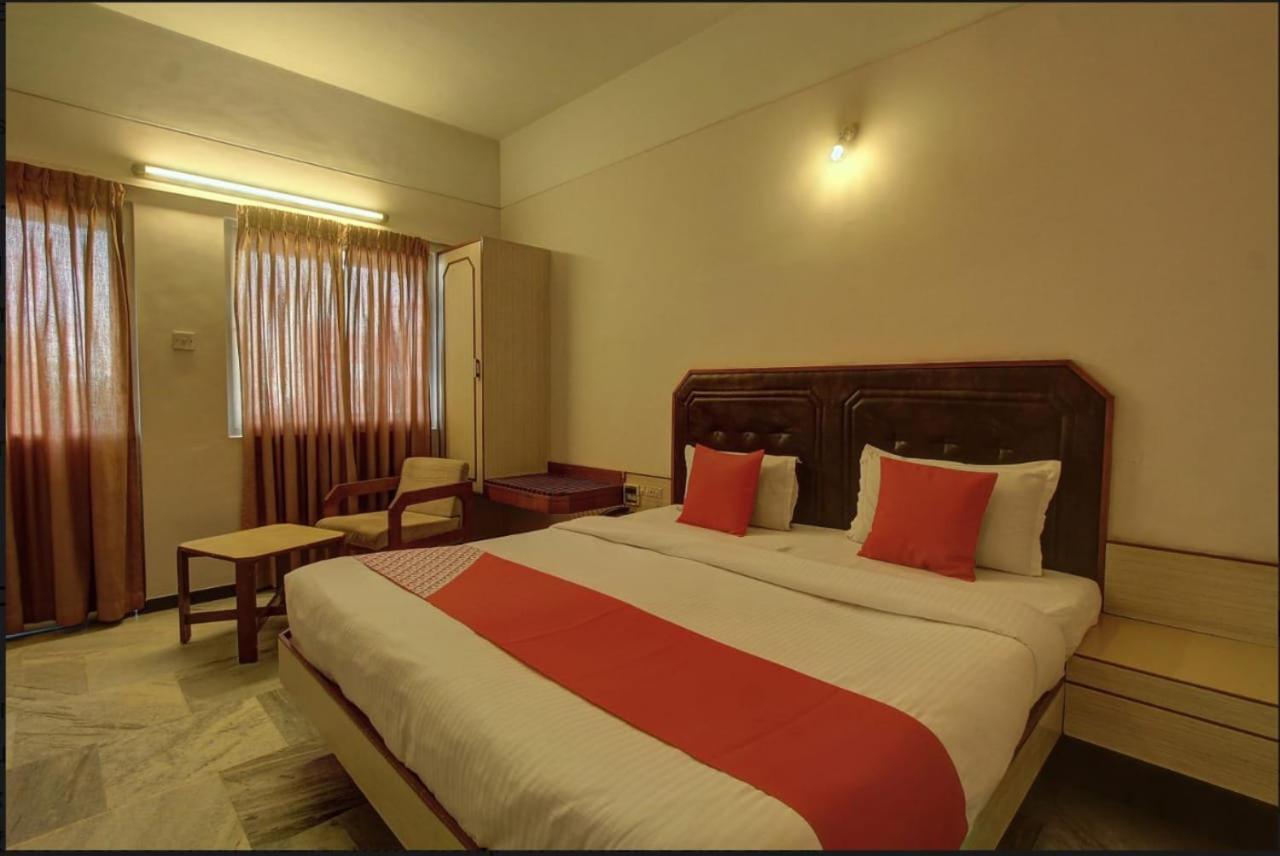 Hotel Padmam Madurai Eksteriør billede