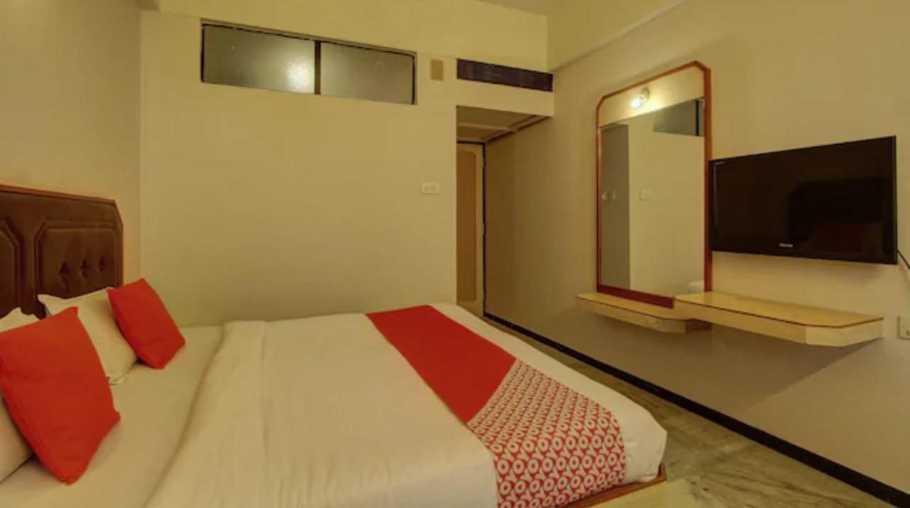 Hotel Padmam Madurai Eksteriør billede