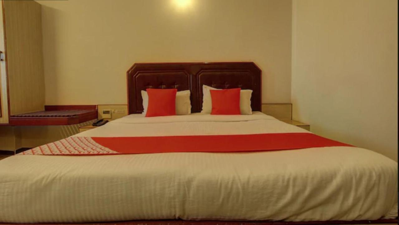 Hotel Padmam Madurai Eksteriør billede