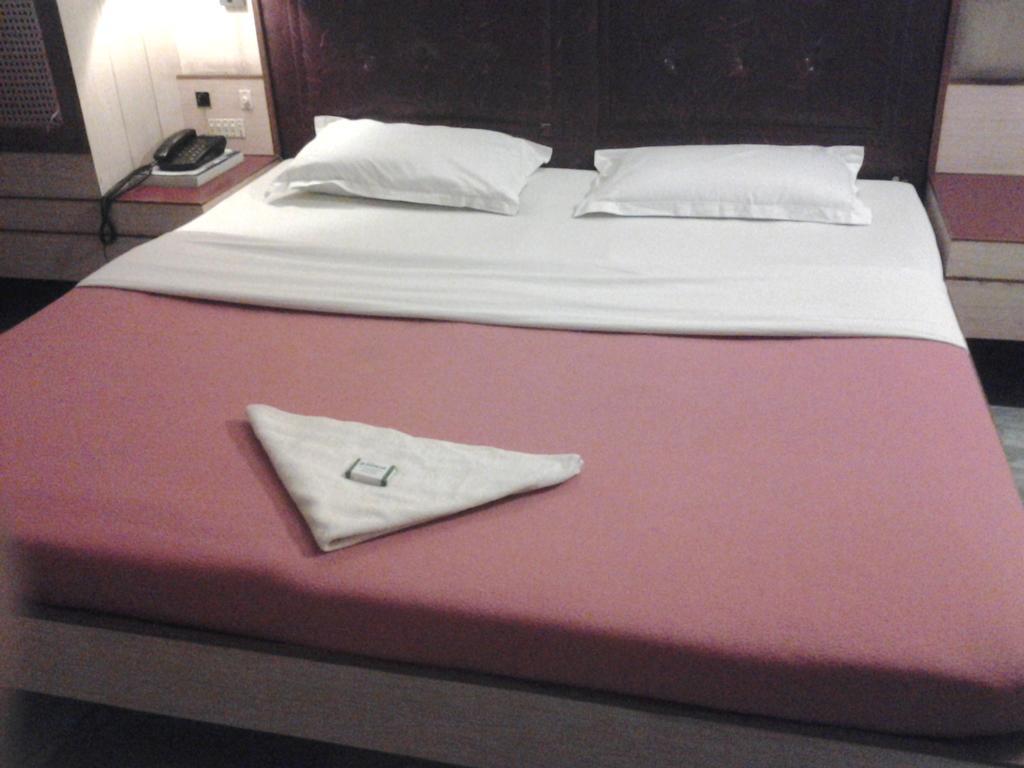 Hotel Padmam Madurai Eksteriør billede