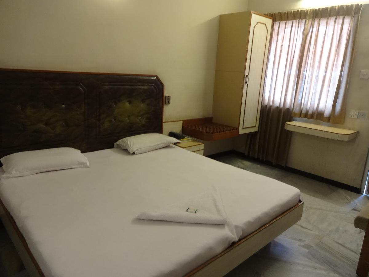 Hotel Padmam Madurai Eksteriør billede