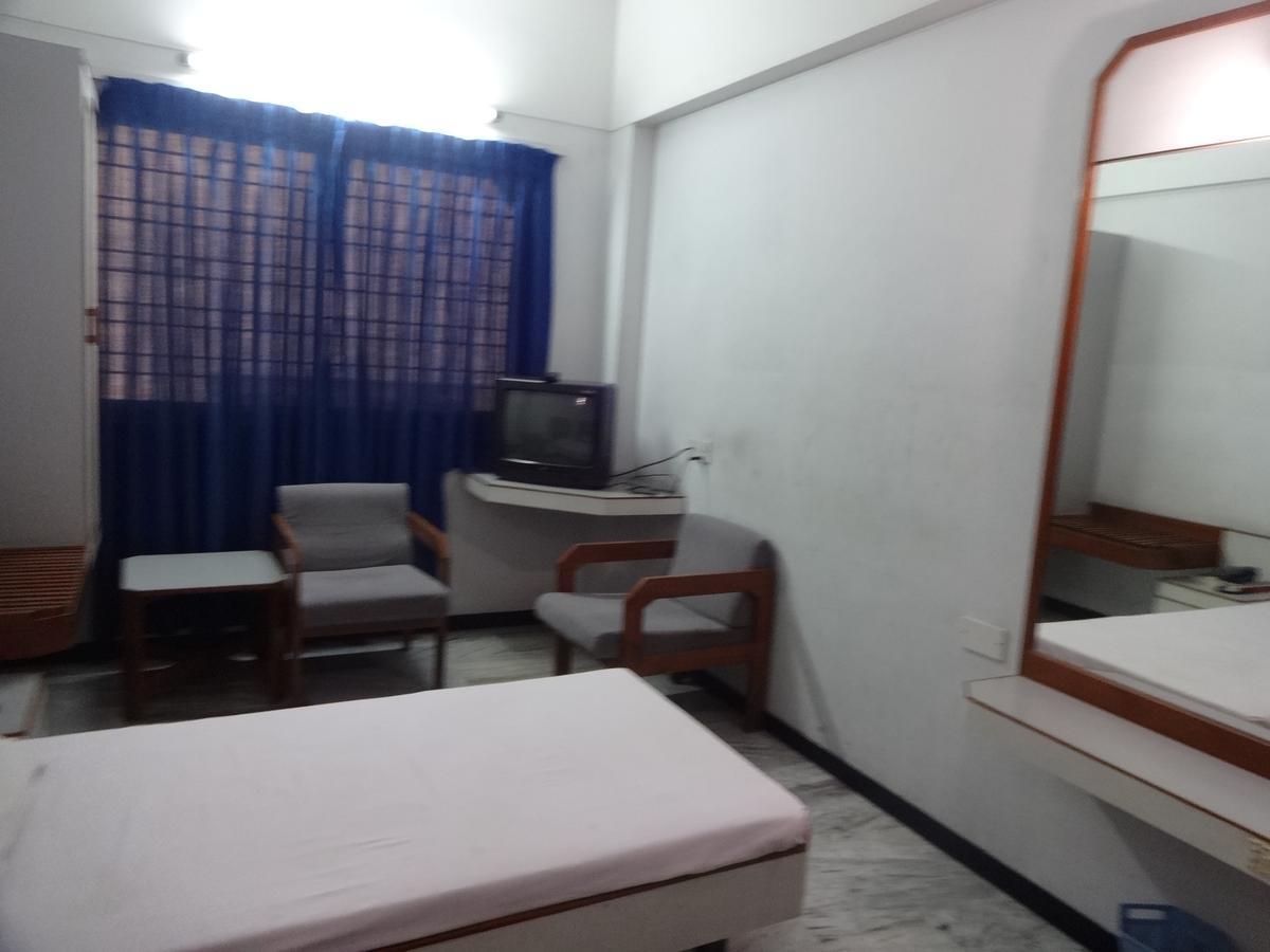 Hotel Padmam Madurai Eksteriør billede