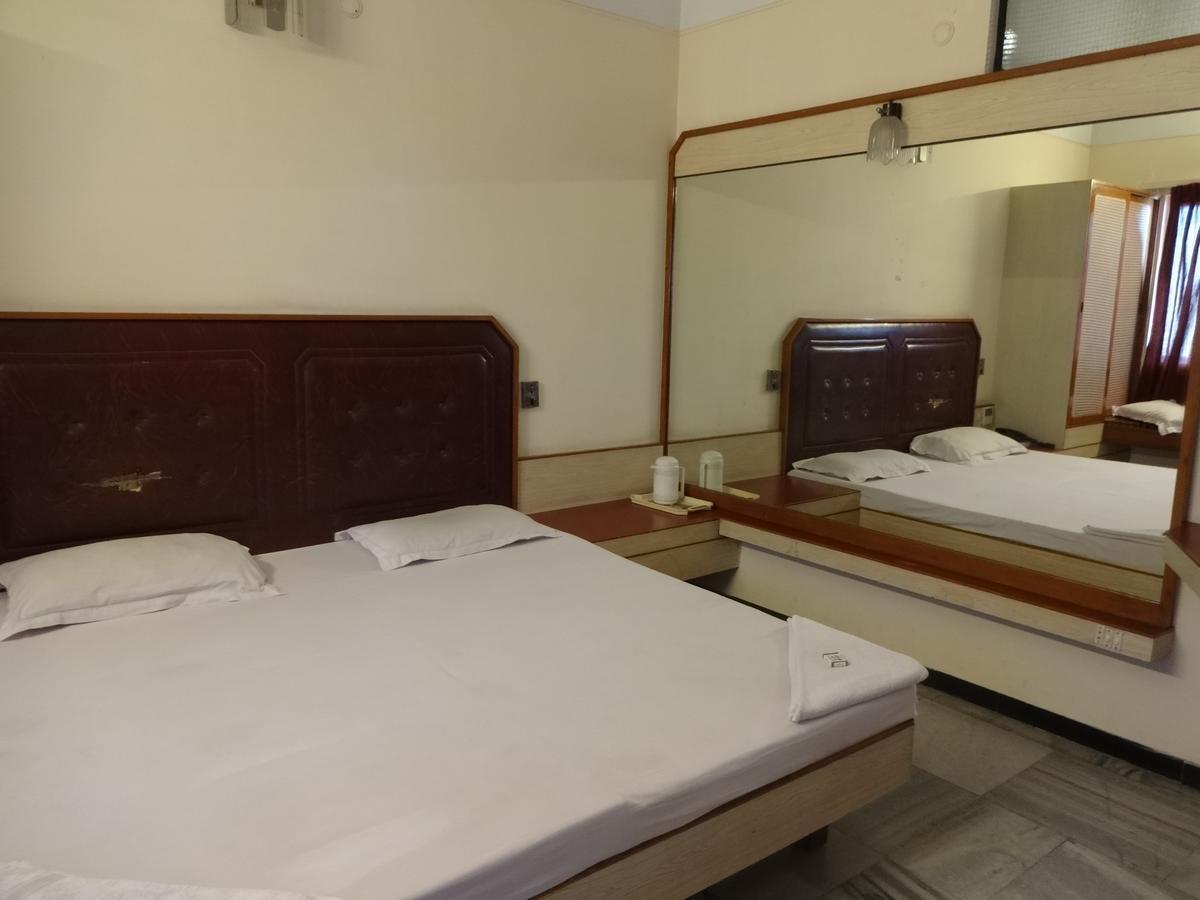 Hotel Padmam Madurai Eksteriør billede