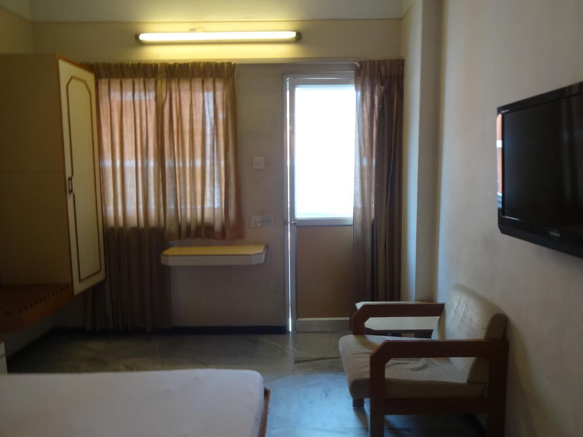 Hotel Padmam Madurai Eksteriør billede