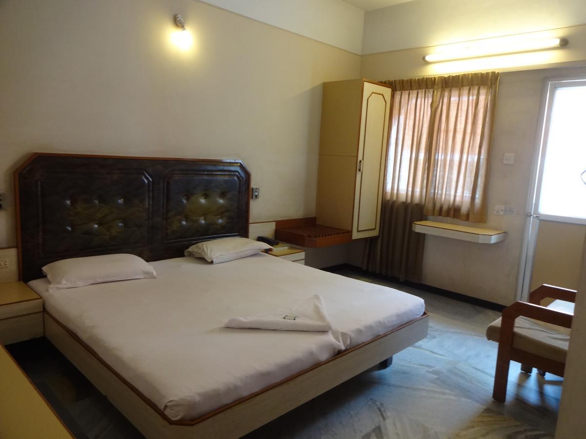 Hotel Padmam Madurai Eksteriør billede